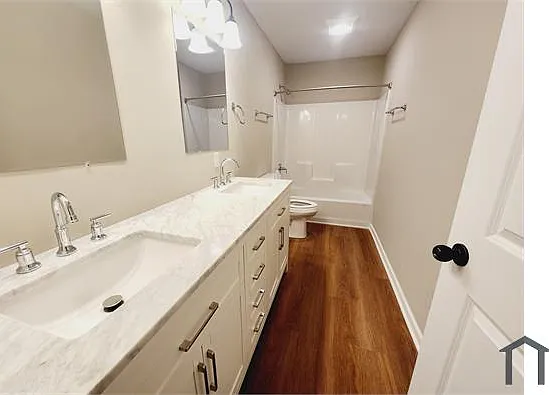 1290 Lockbourne Rd #A — Photo 2