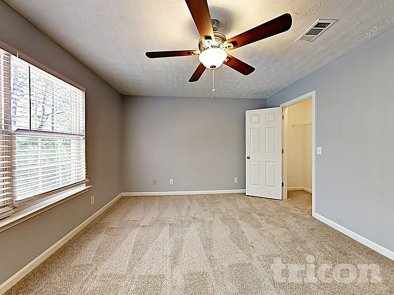1202 W Oaks Way — Photo 11