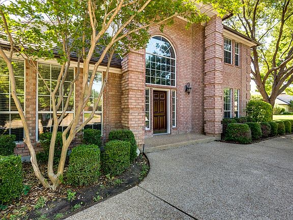 3rd image of 6309 Meadows West Dr