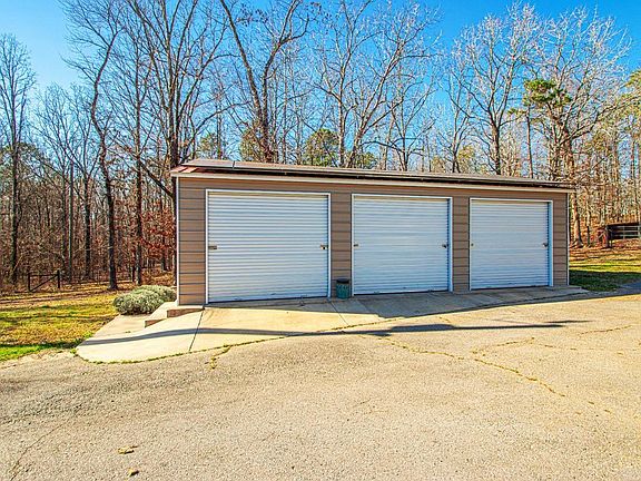 3rd image of 419 E Colonel Glenn Rd