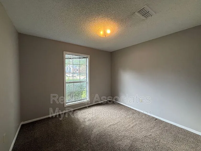 7004 Wesley Ct — Photo 6