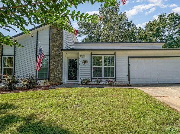 4952 Cricklewood Ln, Charlotte, NC 28212