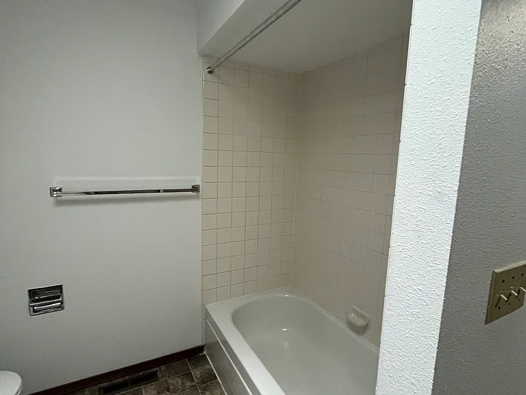 9711 N Indian Trail Rd — Photo 22