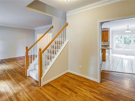 3rd image of 5228 Scotsglen Dr