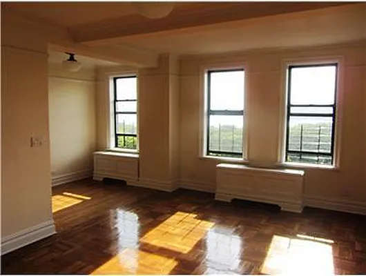 Rented by Douglas Elliman | media 24