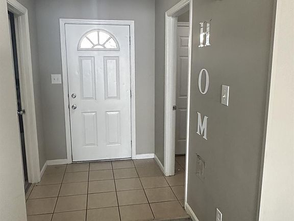 2nd image of 883 Hathaway Dr