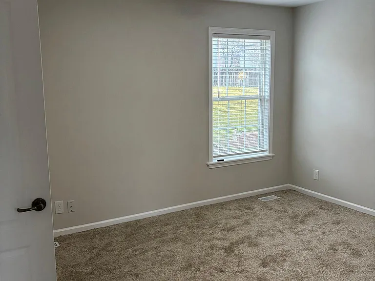 406 Killarney Ln — Photo 11
