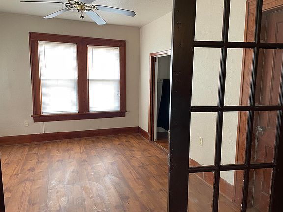 3rd image of 306 N Rush Ave