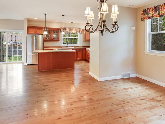 5th image of 1708 Indian Woods Dr