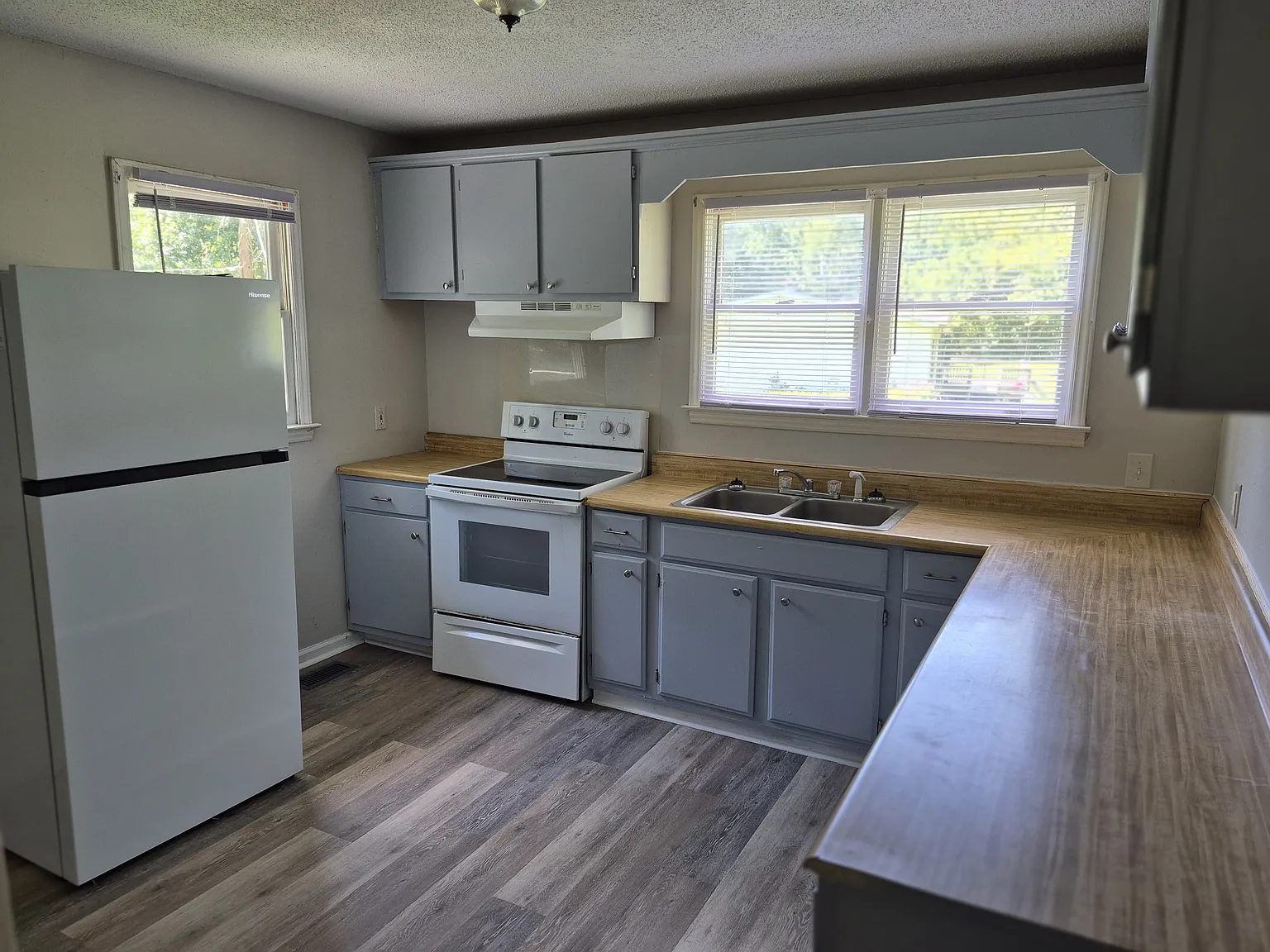 3 bed, 1000 sqft, $1,425 — Photo 4