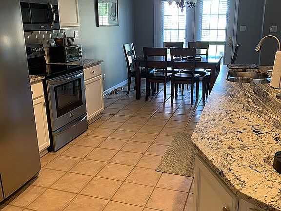 3rd image of 2929 Turfway Dr