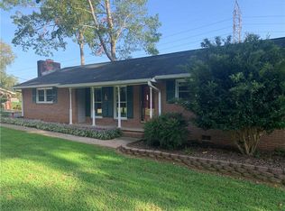 410 Fernwood Dr, Seneca, SC 29678