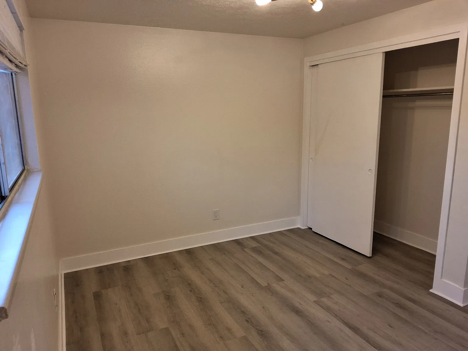 3 bed, 1075 sqft, $2,350 — Photo 4