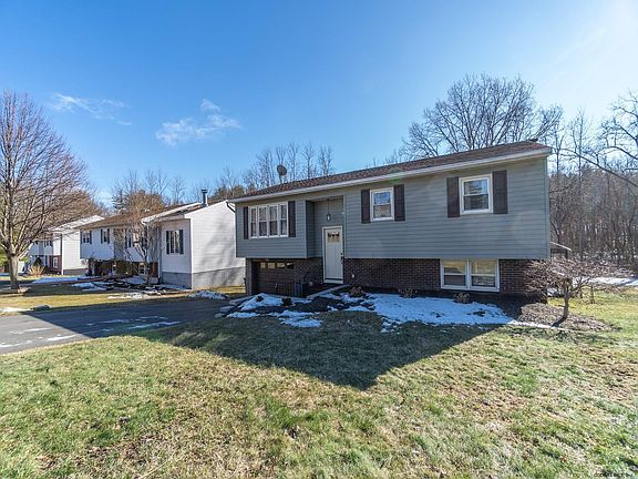 2nd image of 25 Mohican Pl