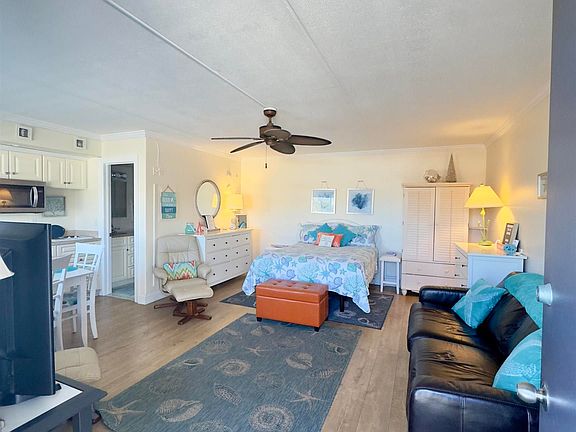 2nd image of 900 Wesley Ave #216