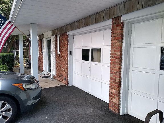 2nd image of 24 Klaibar Ln