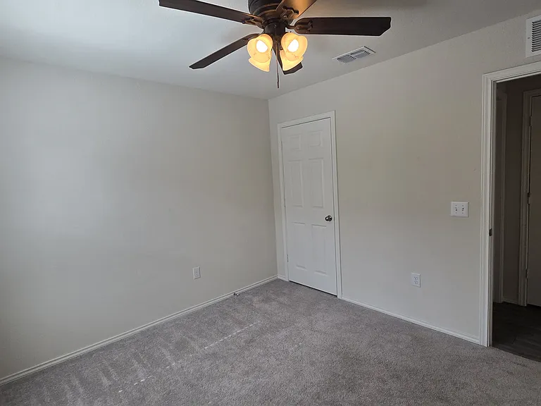 1121 Waggoner Dr — Photo 14