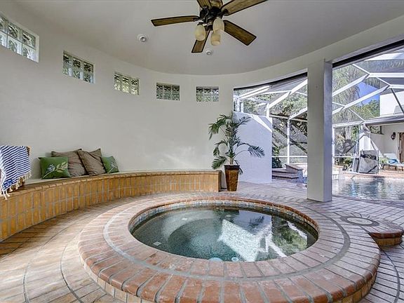 5th image of 1097 Sable Ct NE