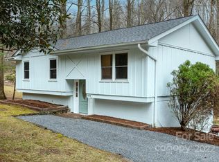 659 Salisbury Rd, Hendersonville, NC 28792