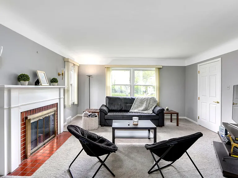 1409 Catalpa Dr #1 — Photo 3