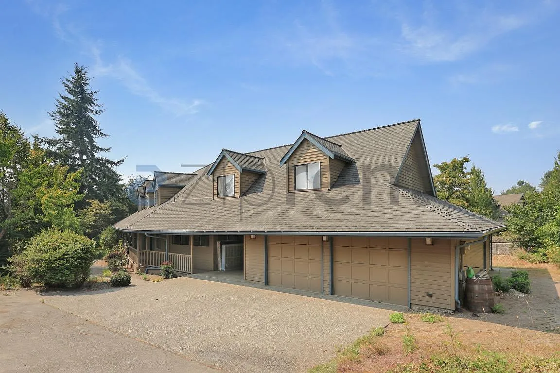 4 bed, 3.5 bath, 3410 sqft, $4,633 — Photo 1