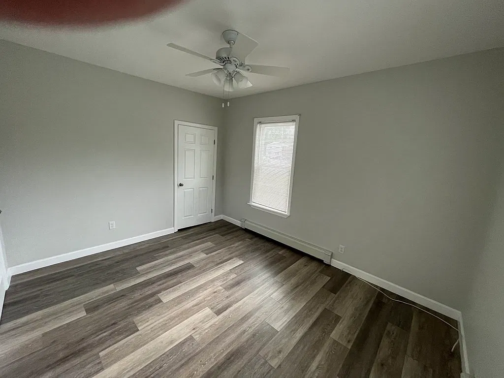 2 bed, 1012 sqft, $1,800 — Photo 3