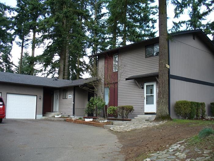 2nd image of 12121 To 12123 108th Avenue Ct E