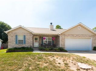 705 Elaine Dr, Waterloo, IL 62298