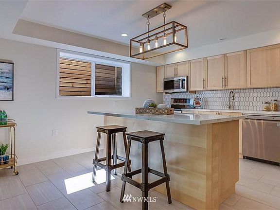 4th image of 4014 25th Ave S Unit B