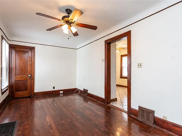 6902 Theota Ave — Photo 4