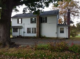 1446 Squaw Run Rd, Ellwood City, PA 16117
