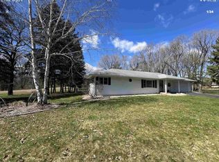 N6145 Hillcrest Rd, Pardeeville, WI 53954