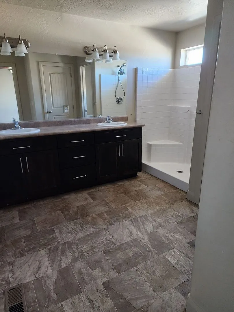 Charming Townhome — Photo 4