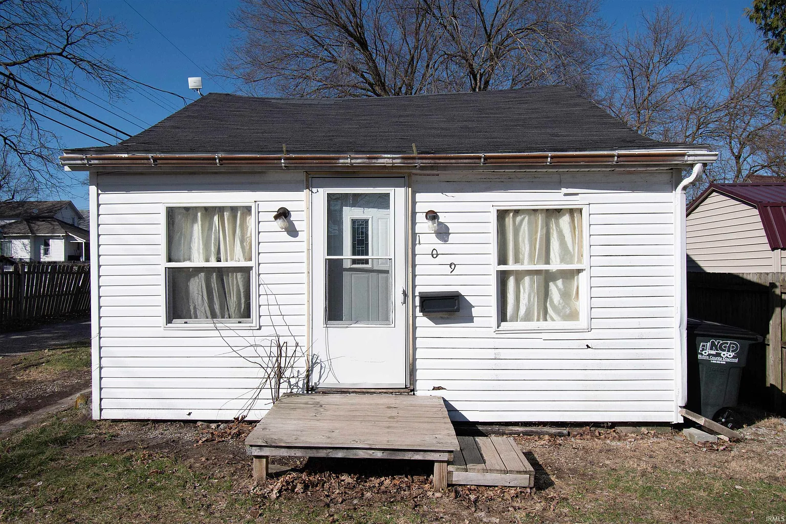 109 E Factory St photo 1
