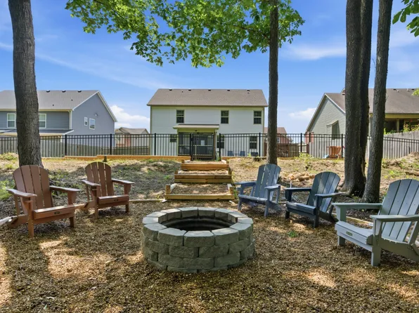 767 Banister Dr, Clarksville, TN 37042