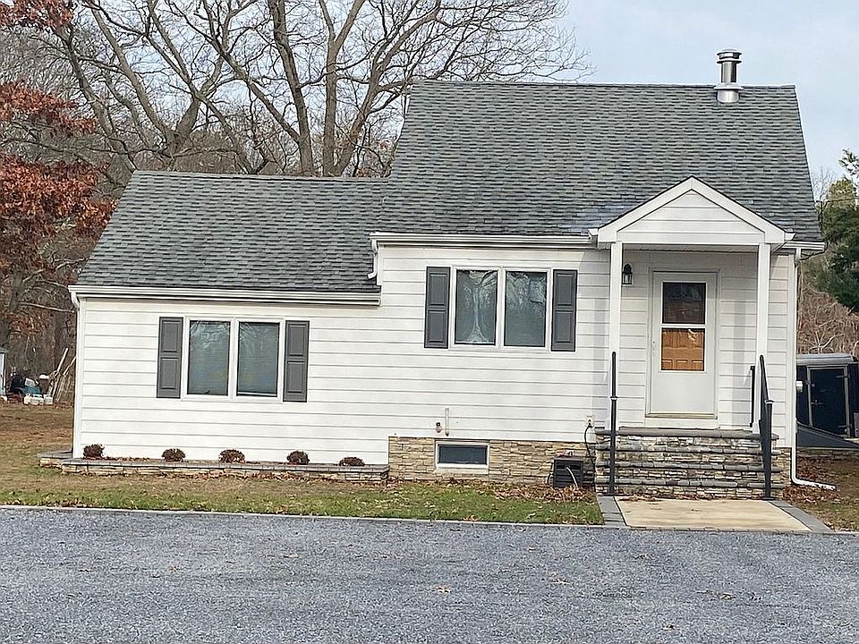 1st image of 23 Greenport Ave