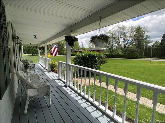 3rd image of 7610 Creek Farm Ln