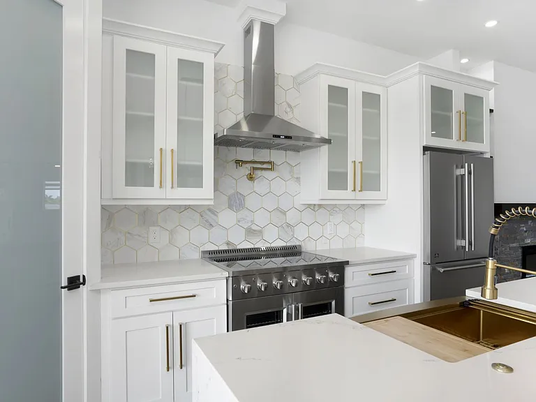 711 Tropical Dr — Photo 23