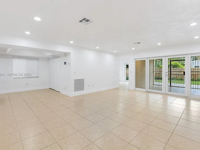 5770 SW 55th St — Photo 12