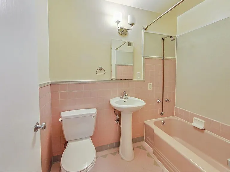 2208 Lakeshore Ave #311 — Photo 17