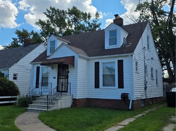 12813 North Rd, Cleveland, OH 44111