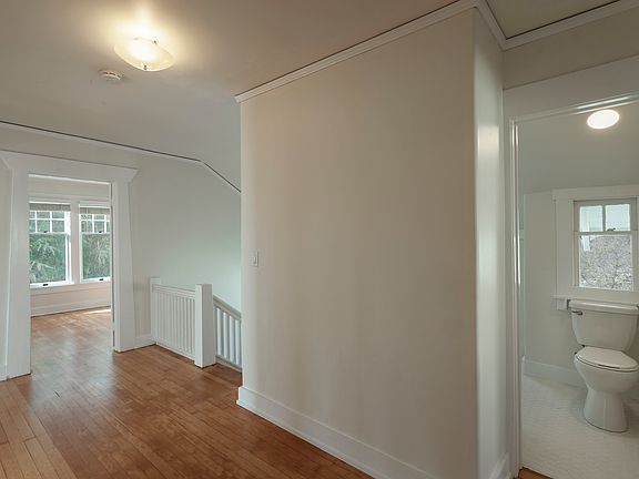 5th image of 725 Poli St APT C