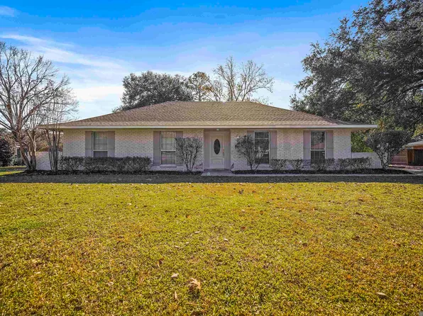 1614 Worsham Dr, Zachary, LA 70791