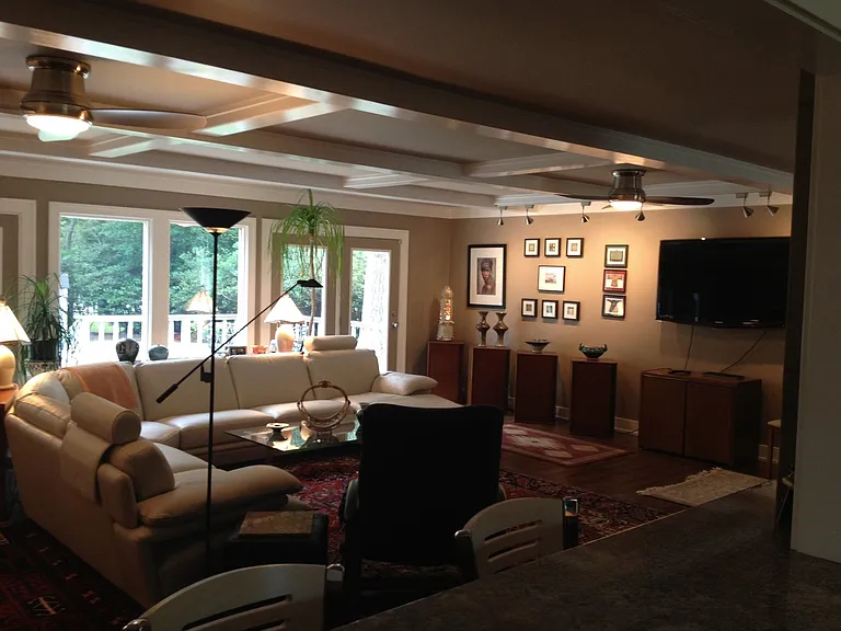 2537 Stonegate Dr — Photo 25