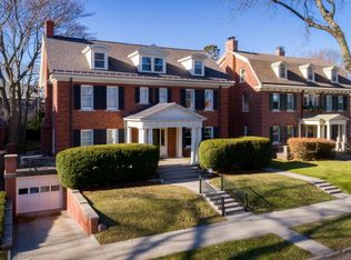 3053 N Summit Ave, Milwaukee, WI 53211