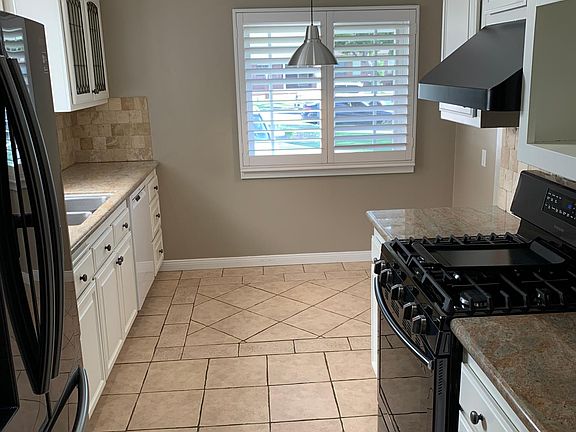 4th image of 731 Uclan Dr
