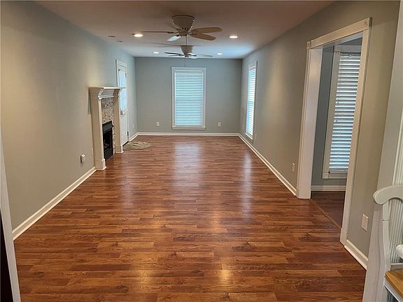 3rd image of 2516 Brookfield Dr W