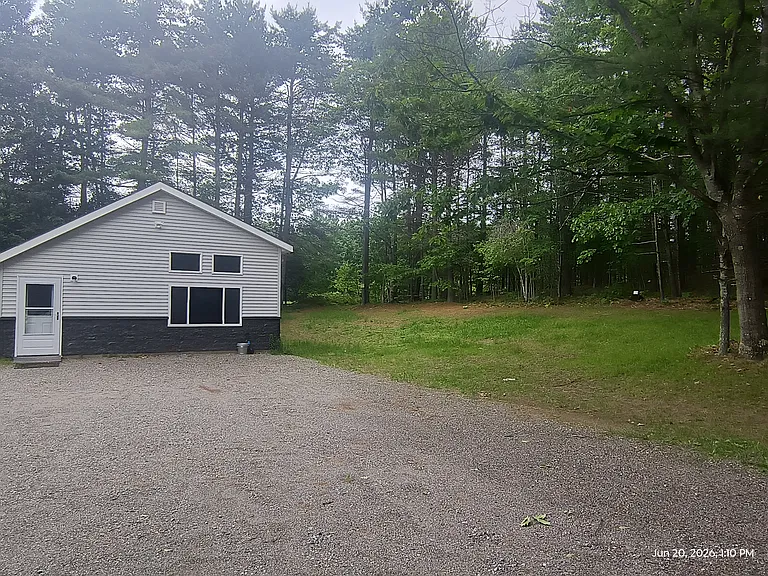 830 E River Rd — Photo 13