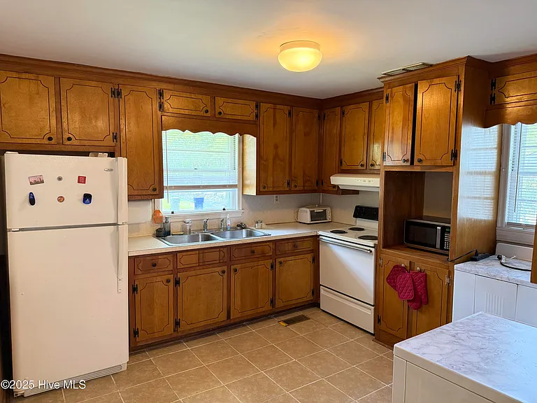2703 Jackson Dr — Photo 13
