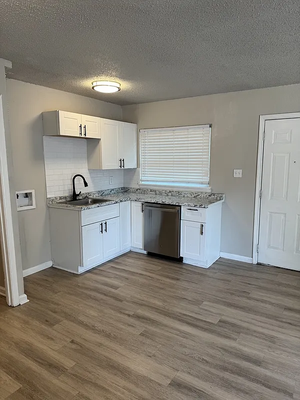 1 bed, 1.0 bath, 624 sqft, $1,200 — Photo 4